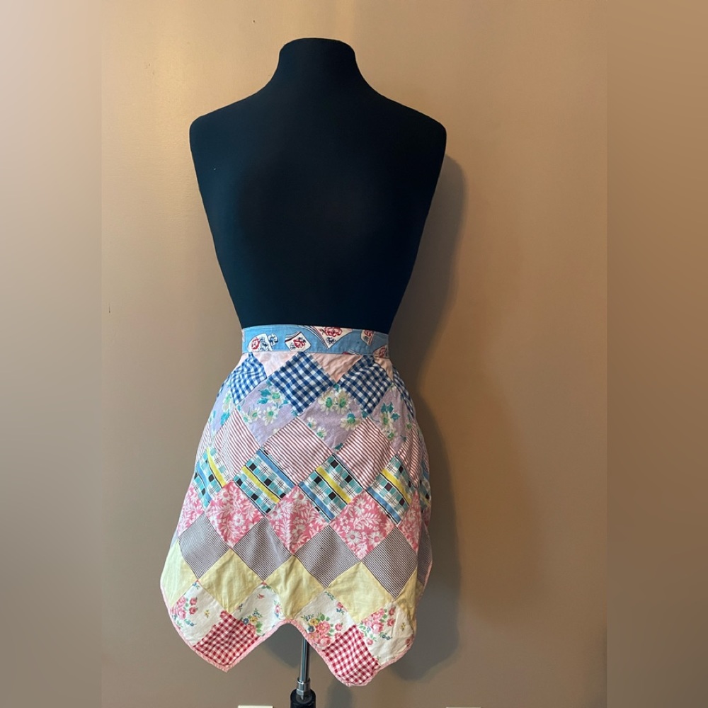 Vintage Handmade Patchwork Quilt Pattern Half Apr… - image 1